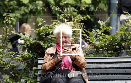 Amsterdam 1 juli 2024
Pamela Teves op de fiets in Amsterdam zuid . Zee eet daarna lekker een broodje en Face timed met iemand