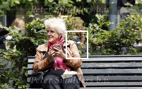 Amsterdam 1 juli 2024
Pamela Teves op de fiets in Amsterdam zuid . Zee eet daarna lekker een broodje en Face timed met iemand