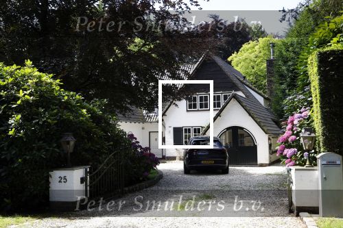 Blaricum 4 juli 2024
Het huis van paul de Leeuw en zijn man Stefan Nugter in Blaricum in na bijna 3 jaar verkocht.