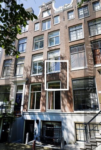 Amsterdam 30 juli 2024
Nieuwe huis Peter v d Vorst wat hij gekocht heeft van Gigi Ravelli en haar man Roger Hodenius