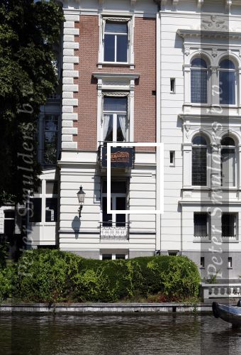 Amsterdam 30 juli 2024
Prins Bernhard en prinses Annette hebben hun huis aan het water verkocht.