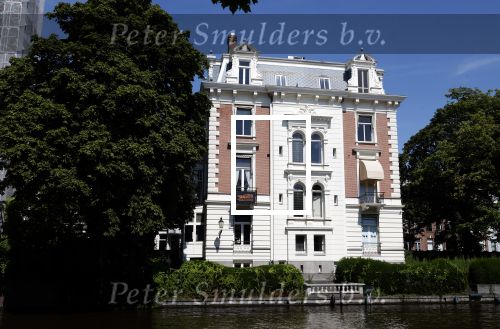 Amsterdam 30 juli 2024
Prins Bernhard en prinses Annette hebben hun huis aan het water verkocht.