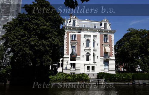 Amsterdam 30 juli 2024
Prins Bernhard en prinses Annette hebben hun huis aan het water verkocht.