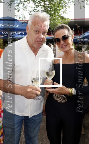 Huizen 14 juli 2024
Presenatie magazine van Nicole des Bouvrie . Rijk de Gooijer jr en .....