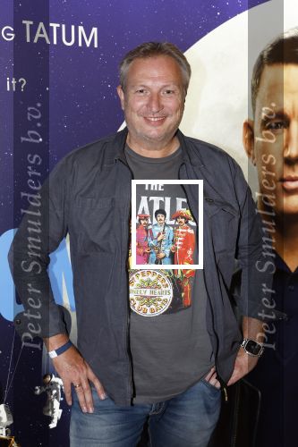 Amsterdam 8 juli 2024
Premiere Fly met to the moon in pathe Arena. Rob v Someren met zijn vrouw