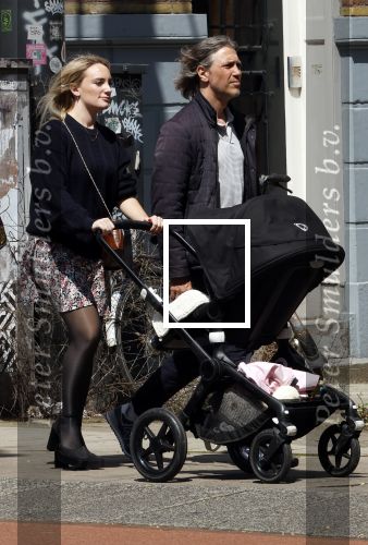 Amsterdam 14 juli 2024
Rob v d Wouw met zijn vriendin achter de kinderwagen met daarin hun baby tje / kindje
