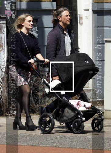 Amsterdam 14 juli 2024
Rob v d Wouw met zijn vriendin achter de kinderwagen met daarin hun baby tje / kindje