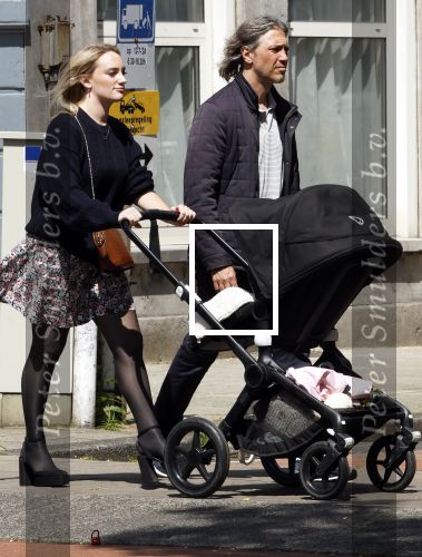Amsterdam 14 juli 2024
Rob v d Wouw met zijn vriendin achter de kinderwagen met daarin hun baby tje / kindje