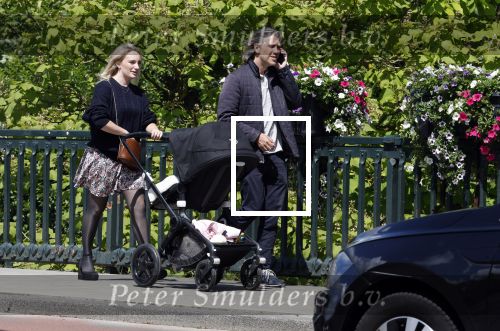 Amsterdam 14 juli 2024
Rob v d Wouw met zijn vriendin achter de kinderwagen met daarin hun baby tje / kindje