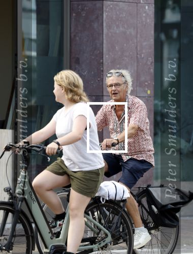 Amsterdam 18 juli 2024
Oud politicus Roger v Boxtel op de fiets in Amsterdam.