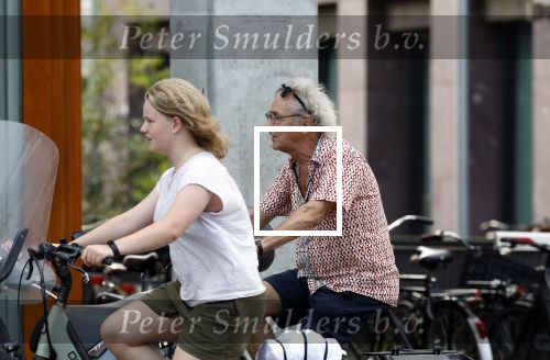 Amsterdam 18 juli 2024
Oud politicus Roger v Boxtel op de fiets in Amsterdam.