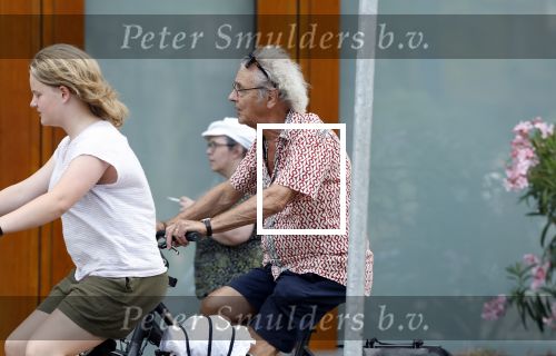Amsterdam 18 juli 2024
Oud politicus Roger v Boxtel op de fiets in Amsterdam.