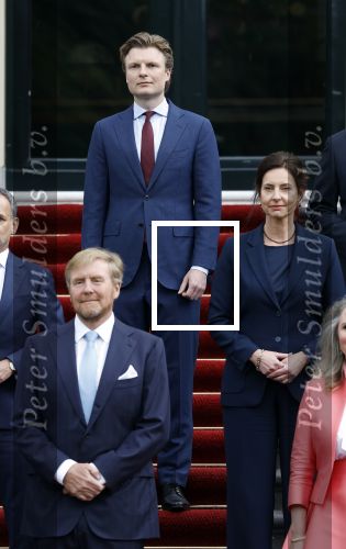 Den Haag 2 juli 2024
Bordesfoto bij Paleis Huis ten Bosch presentatie nieuw kabinet Schoof 1 ; Koning Willem-Alexander, Minister-President Dick Schoof, NSC Judith Uitermark, BBB Mona Keijzer, NSC Caspar Veldkamp, PVV Reinette Klever, VVD Ruben Brekelmans, VVD Eelco Heinen, PVV Dirk Beljaarts, VVD Sophie Hermans, VVD Eelco Heinen PVV Barry Madlener, VVD David van Weel, PVV Marjolein Faber, BBB Femke Wiersma, NSC Eppo Bruins, NSC Eddy van Hijum, PVV Fleur Agema
