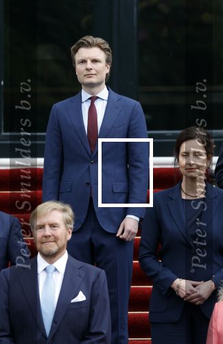 Den Haag 2 juli 2024
Bordesfoto bij Paleis Huis ten Bosch presentatie nieuw kabinet Schoof 1 ; Koning Willem-Alexander, Minister-President Dick Schoof, NSC Judith Uitermark, BBB Mona Keijzer, NSC Caspar Veldkamp, PVV Reinette Klever, VVD Ruben Brekelmans, VVD Eelco Heinen, PVV Dirk Beljaarts, VVD Sophie Hermans, VVD Eelco Heinen PVV Barry Madlener, VVD David van Weel, PVV Marjolein Faber, BBB Femke Wiersma, NSC Eppo Bruins, NSC Eddy van Hijum, PVV Fleur Agema