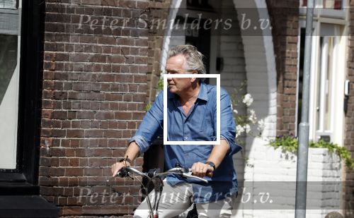 Laren Blaricum Huizen 8 juli 2024
Tom Egbers fietsen door het het gooi en genietend van het zonnetje .