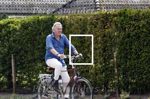 Laren Blaricum Huizen 8 juli 2024
Tom Egbers fietsen door het het gooi en genietend van het zonnetje .