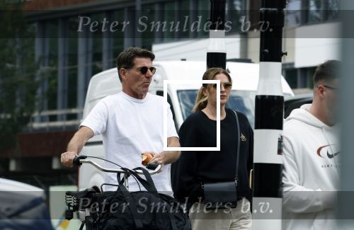 Amsterdam 4 juli 2024
Twan Huys met zijn vrouw op de fiets in het centrum van Amsterdam.
