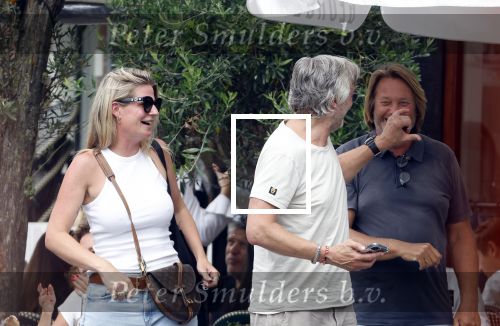 Amsterdam 18 juli 2024
Victor Reinier en zijn vriend op terras en ndaarna fietsend naar zijn huis in Amsterdam zuid..
