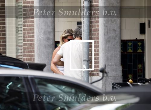 Amsterdam 18 juli 2024
Victor Reinier en zijn vriend op terras en ndaarna fietsend naar zijn huis in Amsterdam zuid..