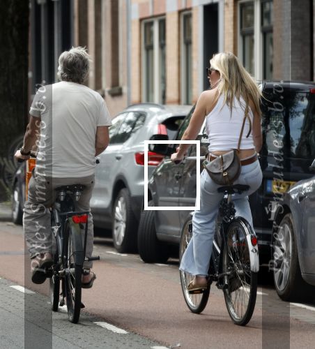 Amsterdam 18 juli 2024
Victor Reinier en zijn vriend op terras en ndaarna fietsend naar zijn huis in Amsterdam zuid..