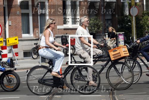 Amsterdam 18 juli 2024
Victor Reinier en zijn vriend op terras en ndaarna fietsend naar zijn huis in Amsterdam zuid..