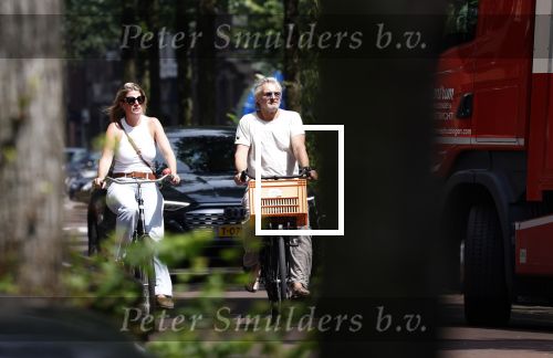 Amsterdam 18 juli 2024
Victor Reinier en zijn vriend op terras en ndaarna fietsend naar zijn huis in Amsterdam zuid..