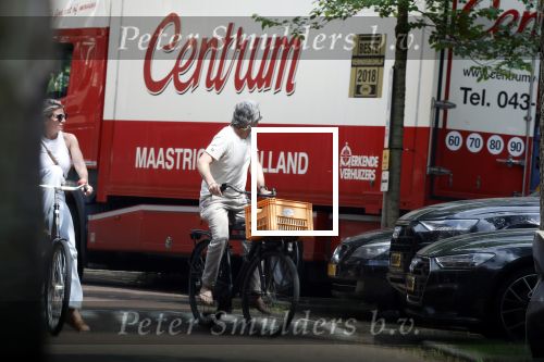 Amsterdam 18 juli 2024
Victor Reinier en zijn vriend op terras en ndaarna fietsend naar zijn huis in Amsterdam zuid..
