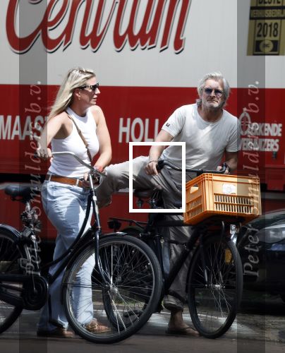 Amsterdam 18 juli 2024
Victor Reinier en zijn vriend op terras en ndaarna fietsend naar zijn huis in Amsterdam zuid..
