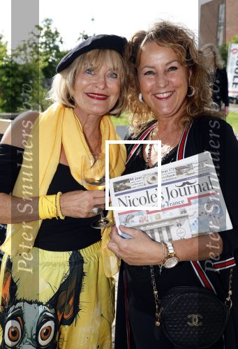 Huizen 14 juli 2024
Presenatie magazine van Nicole des Bouvrie . Vivian Boelen met kennis