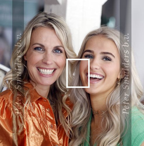 Laren 2 juli 2024
Boekpresentatie Vivian Reijs . oa aanwezig Leontine Ruiters Anouk de Mol Anouk Smulders Merel v Carlsburg .
Ook haar dochter Day Ewbank moeder Meddy Clous en broer Bobby Clous waren aanwezig.