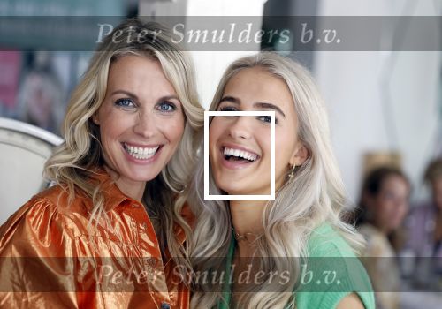 Laren 2 juli 2024
Boekpresentatie Vivian Reijs . oa aanwezig Leontine Ruiters Anouk de Mol Anouk Smulders Merel v Carlsburg .
Ook haar dochter Day Ewbank moeder Meddy Clous en broer Bobby Clous waren aanwezig.