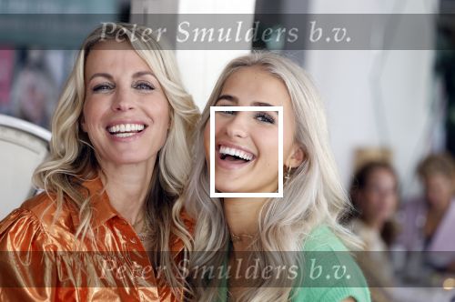 Laren 2 juli 2024
Boekpresentatie Vivian Reijs . oa aanwezig Leontine Ruiters Anouk de Mol Anouk Smulders Merel v Carlsburg .
Ook haar dochter Day Ewbank moeder Meddy Clous en broer Bobby Clous waren aanwezig.