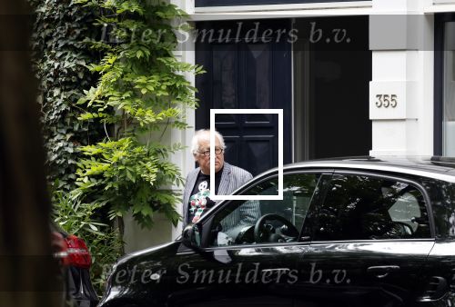 Amsterdam 1 juli 2024
Youp van t Hek bij zijn nieuwe huis wat momenteel verbouwd wordt.