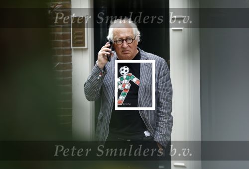 Amsterdam 1 juli 2024
Youp van t Hek bij zijn nieuwe huis wat momenteel verbouwd wordt.
