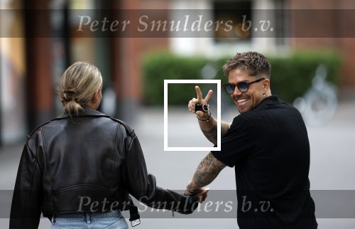 Amsterdam 26 juni 2025
Andre Hazes hand in hand met zijn nieuwe vriendin Noa Braaf op de beethovenstraat.