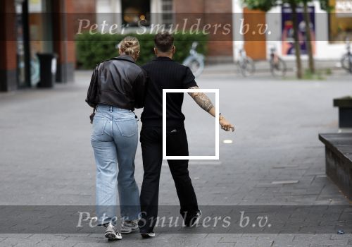Amsterdam 26 juni 2025
Andre Hazes hand in hand met zijn nieuwe vriendin Noa Braaf op de beethovenstraat.
