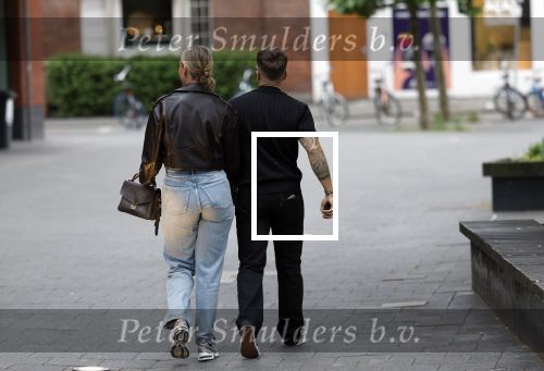 Amsterdam 26 juni 2025
Andre Hazes hand in hand met zijn nieuwe vriendin Noa Braaf op de beethovenstraat.
