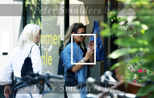 Amsterdam 11 juli 2025
Annemieke Verdoorn nmet een vriendin op de cornelis schuytstraat.