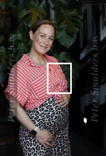 Scheveningen 30 juni 2025
Onthulling van de Walk of Fame ter gelegenheid van 35 jaar aan bijzondere musicalproducties in het AFAS Circustheater in Scheveningen. Anouk Maas zwanger