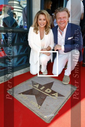 Scheveningen 30 juni 2025
Onthulling van de Walk of Fame ter gelegenheid van 35 jaar aan bijzondere musicalproducties in het AFAS Circustheater in Scheveningen. Bastiaan ragas