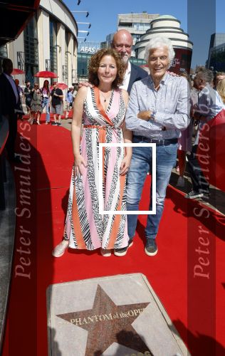 Scheveningen 30 juni 2025
Onthulling van de Walk of Fame ter gelegenheid van 35 jaar aan bijzondere musicalproducties in het AFAS Circustheater in Scheveningen. Ben Cramer
