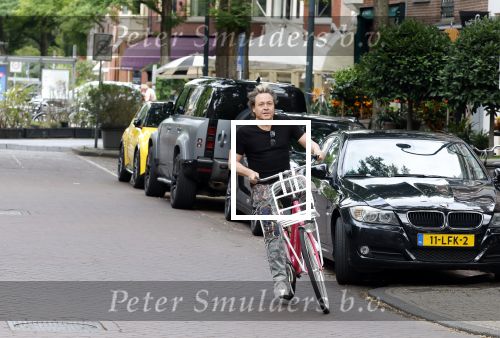 Amsterdam 18 juli 2025
Kunstenaar Bram Reijnders op de fiets in Amsterdam zuid.