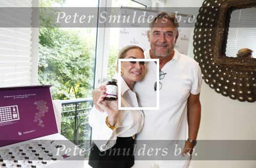 Amsterdam 10 juli 2025
Presentatie Bioteq Vitality van Connie Witteman bij haar thuis . Connie Witteman met zakenpartner Bob Reiche
