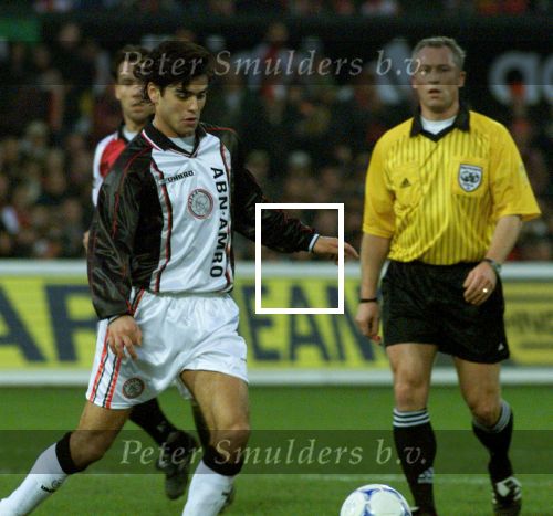 Rotterdam, 20 december 1998
Feyenoord-AJAX, eindstand 1-1
DANI op de achtergrond scheidsrechter Dick Jol