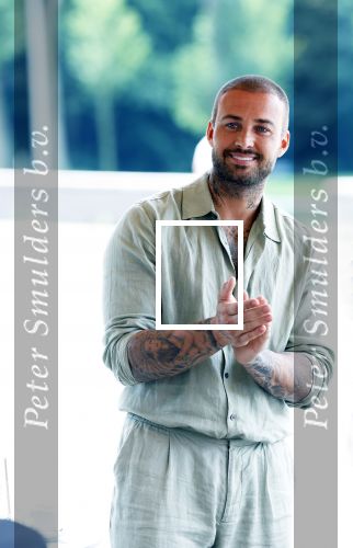 Amsterdam 13 juli 2025
Presentatie boek Dave Roelvink bij restaurant de Bosbaan . Aanwezig oa zijn vriendin Marijn Kuipers vader Dries Roelvink Honoria Roelvink Donny Roelvink en zijn moeder Lucienne Kenter.