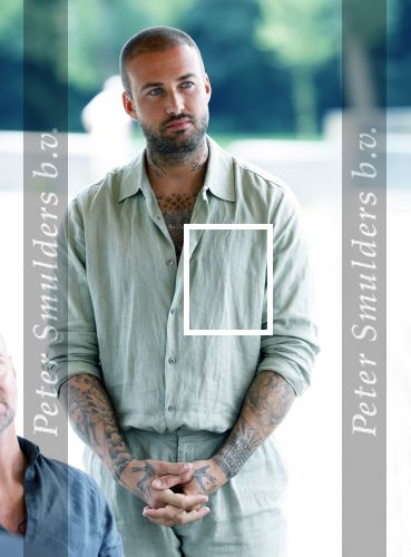 Amsterdam 13 juli 2025
Presentatie boek Dave Roelvink bij restaurant de Bosbaan . Aanwezig oa zijn vriendin Marijn Kuipers vader Dries Roelvink Honoria Roelvink Donny Roelvink en zijn moeder Lucienne Kenter.