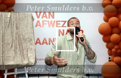 Amsterdam 13 juli 2025
Presentatie boek Dave Roelvink bij restaurant de Bosbaan . Aanwezig oa zijn vriendin Marijn Kuipers vader Dries Roelvink Honoria Roelvink Donny Roelvink en zijn moeder Lucienne Kenter.