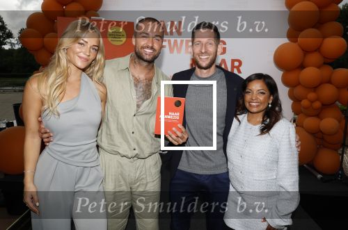 Amsterdam 13 juli 2025
Presentatie boek Dave Roelvink bij restaurant de Bosbaan . Aanwezig oa zijn vriendin Marijn Kuipers vader Dries Roelvink Honoria Roelvink Donny Roelvink en zijn moeder Lucienne Kenter.
Dave Roelvink en Jaap Hulsmann en partners