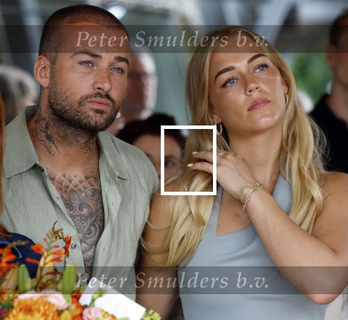 Amsterdam 13 juli 2025
Presentatie boek Dave Roelvink bij restaurant de Bosbaan . Aanwezig oa zijn vriendin Marijn Kuipers vader Dries Roelvink Honoria Roelvink Donny Roelvink en zijn moeder Lucienne Kenter.
