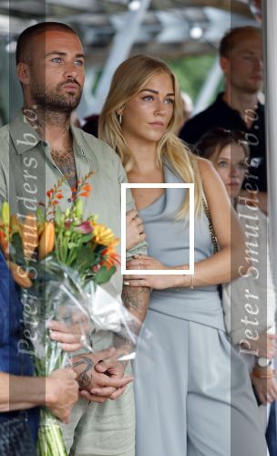 Amsterdam 13 juli 2025
Presentatie boek Dave Roelvink bij restaurant de Bosbaan . Aanwezig oa zijn vriendin Marijn Kuipers vader Dries Roelvink Honoria Roelvink Donny Roelvink en zijn moeder Lucienne Kenter.